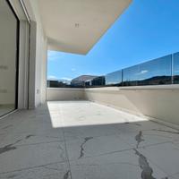 Terrazzo di 30 mq - mare 300 m - centro - box