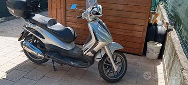 Piaggio Beverly 300 tourer 