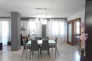 Appartamento di 80 m² con 3 locali e box auto a Ci