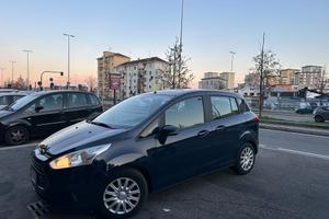 Ford B-Max 1.4 90 CV GPL della casa Titanium