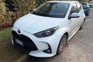 Toyota Yaris Hybrid Business 2021 