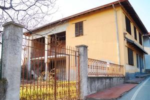 Rustico con possibilita' terreno edificabile