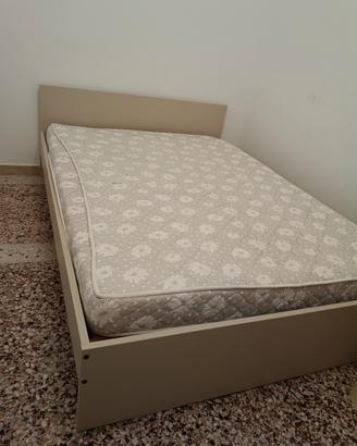 Struttura per letto di una piazza e mezzo 