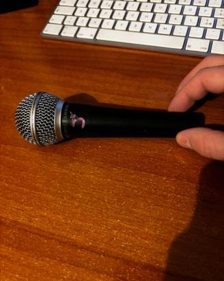 SHURE SM58
