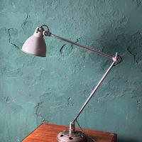 Lampada da tavolo industriale anni '50 da officina