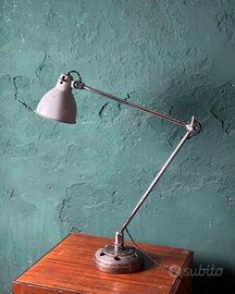 Lampada da tavolo industriale anni '50 da officina