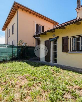 VILLA SINGOLA A ZOLA PREDOSA
