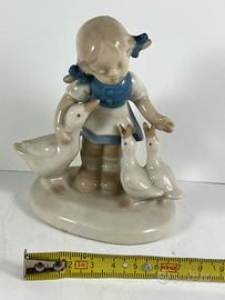 Statuetta porcellana