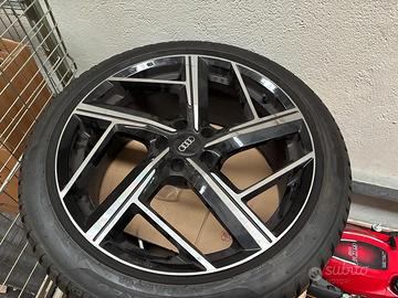 Cerchi in lega Audi 20” + gomme Pirelli