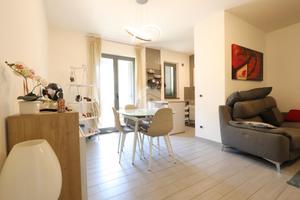 3 LOCALI A CORROPOLI