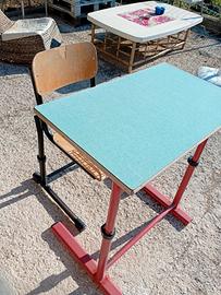 tavolo con sedia anni 80 vintage