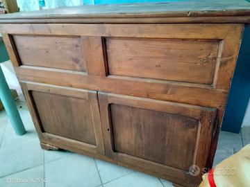 Dispensa vintage in legno