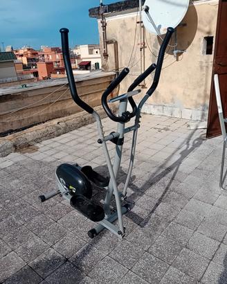 Cyclette Pro-Forma attrezzo palestra ellittica