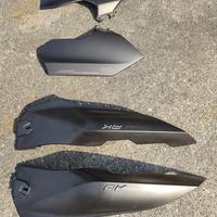 SET PLASTICHE KYMKO AK 550 PREMIUM SCUDO DX SX FIA