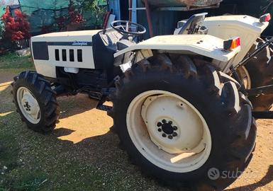 trattore agricolo Lamborghini 550DT