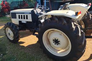 trattore agricolo Lamborghini 550DT