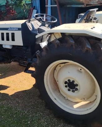trattore agricolo Lamborghini 550DT