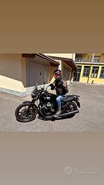 Moto Guzzi V7 Stone 850