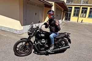 Moto Guzzi V7 Stone 850