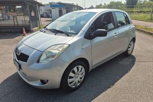 Toyota Yaris 1.3 Benzina 5 porte Automatica