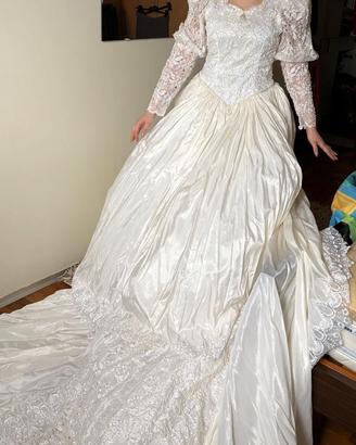 ABITO DA SPOSA VINTAGE FATTO A MANO CON PERLINE