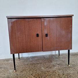 Mobiletto basso in stile scandinavo anni '60/'70