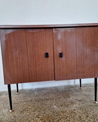 Mobiletto basso in stile scandinavo anni '60/'70