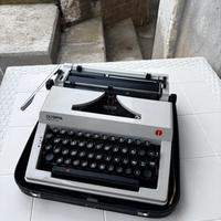 Macchina da scrivere Olivetti OLYMPIA DELUXE