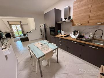 Appartamento a schiera 135mq terrazza e balconi