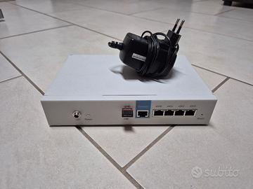 Firewall compatto Athom E3805