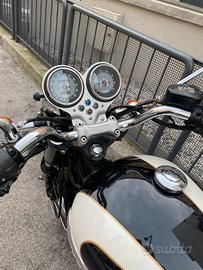 Triumph bonneville T100