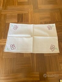 Tovaglia colazione ricamata mano made in Italy