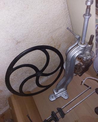 trapano manuale a colonna vintage