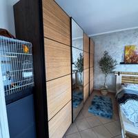 Vend.o al miglior offerent.e armadio accessoriato
