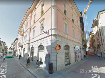 NEGOZIO A BRESCIA