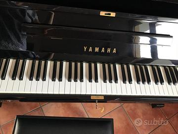 Pianoforte verticale Yamaha