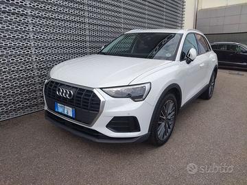 Audi Q3 35 2.0 tdi s-tronic