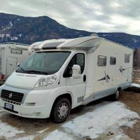 camper semi integrale giottiline con letto nautico
