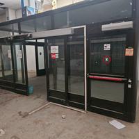 Pergola 6 x 4 con porte automatiche e vetri A U