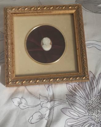 Cammeo in quadro 