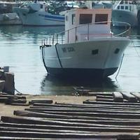 Peschereccio con licenza di pesca