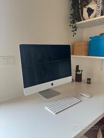 iMac 21,5” • i5 2,3 GHz • 8 GB • HDD 1 TB