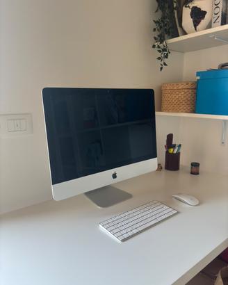 iMac 21,5” • i5 2,3 GHz • 8 GB • HDD 1 TB