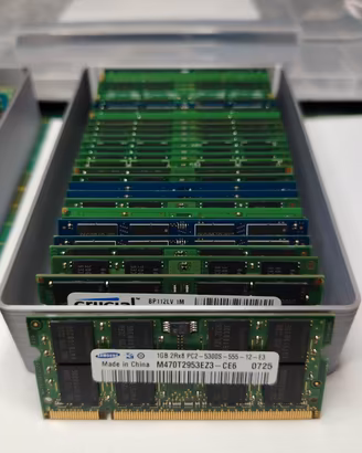 Lotto 32 Moduli RAM DDR2 1GB SODIMM
