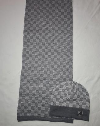 cappello con sciarpa abbinata