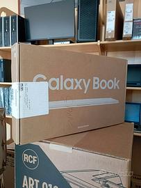 Notebook Galaxy Book4 (15.6”, i3, 8GB)256 GB NUOVO