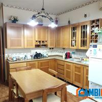 Via Cialdini - Trivani con posto auto.