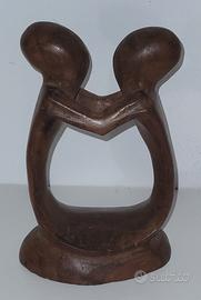 Statua legno abbraccio 