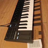 Native Instruments keyboard 32 Bundle Ableton lite