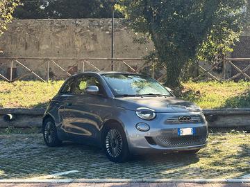 Fiat 500 500e Berlina 42 kWh Icon-Auton.320Km-CarP
